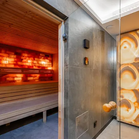 Lux Z Tarasem - Centrum - Parking Sauna Silownia Meldunki 24na7 *