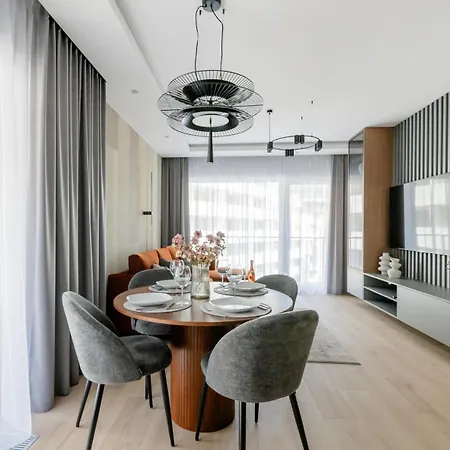 Lux Z Tarasem - Centrum - Parking Sauna Silownia Meldunki 24na7 *