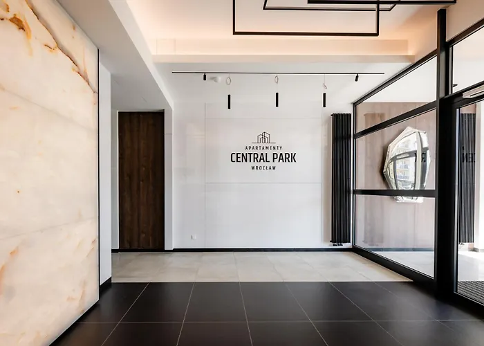 Lux Z Tarasem - Centrum - Parking Sauna Silownia Meldunki 24na7 *